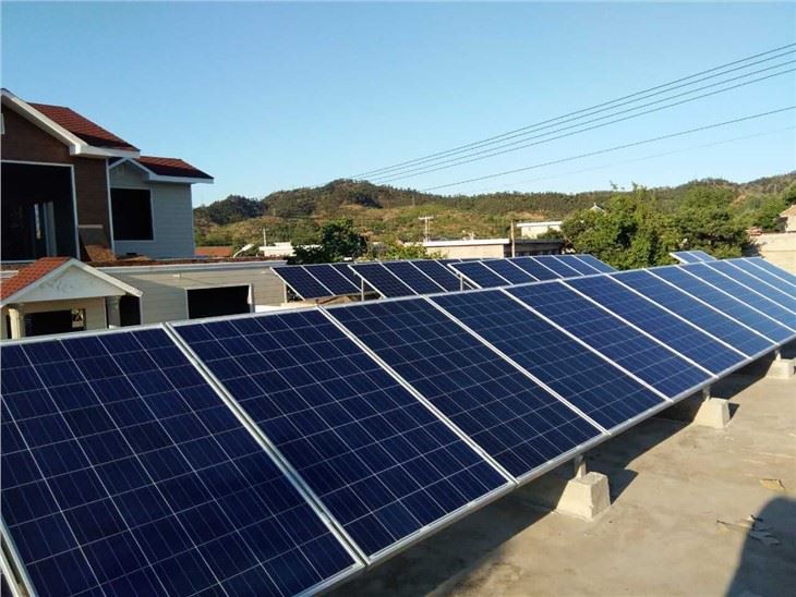 Sistema ta 'enerġija tal-pannell solari barra mill-grilja